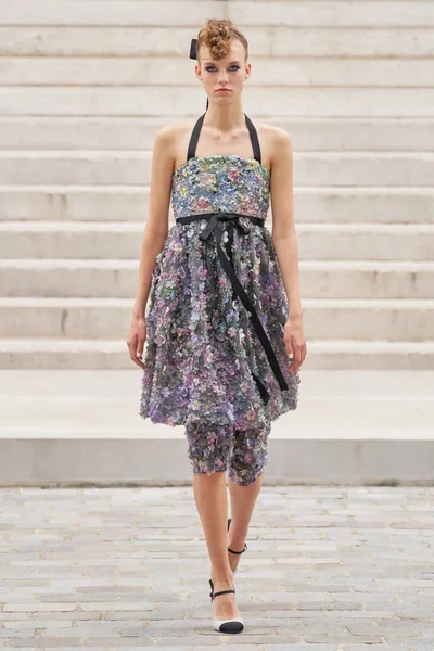 Look 3